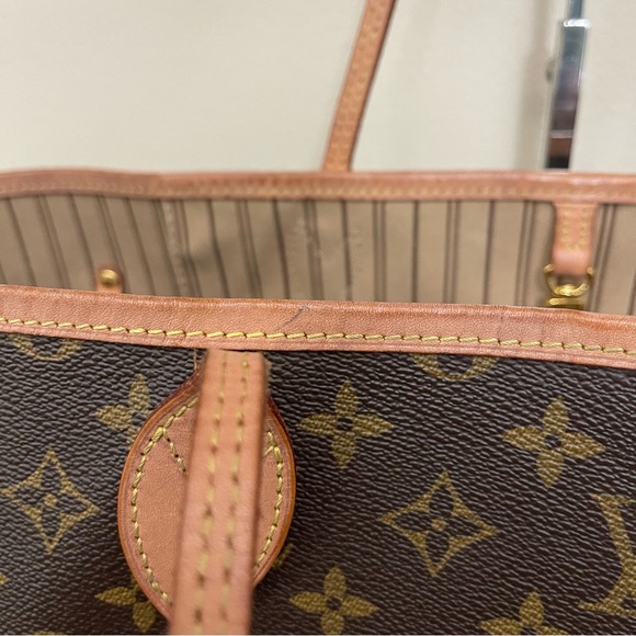 Louis Vuitton Neverfull GM in Monogram - Picture 8 of 14